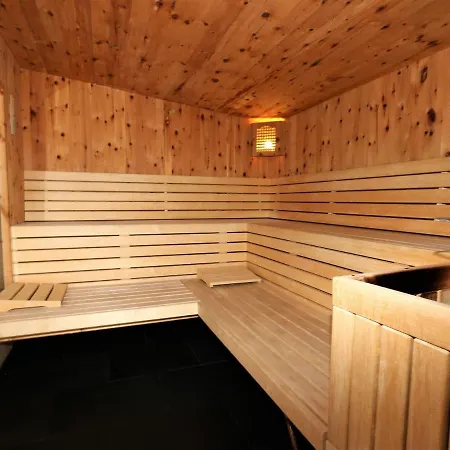 In Tyrol With Sauna And Slopes *